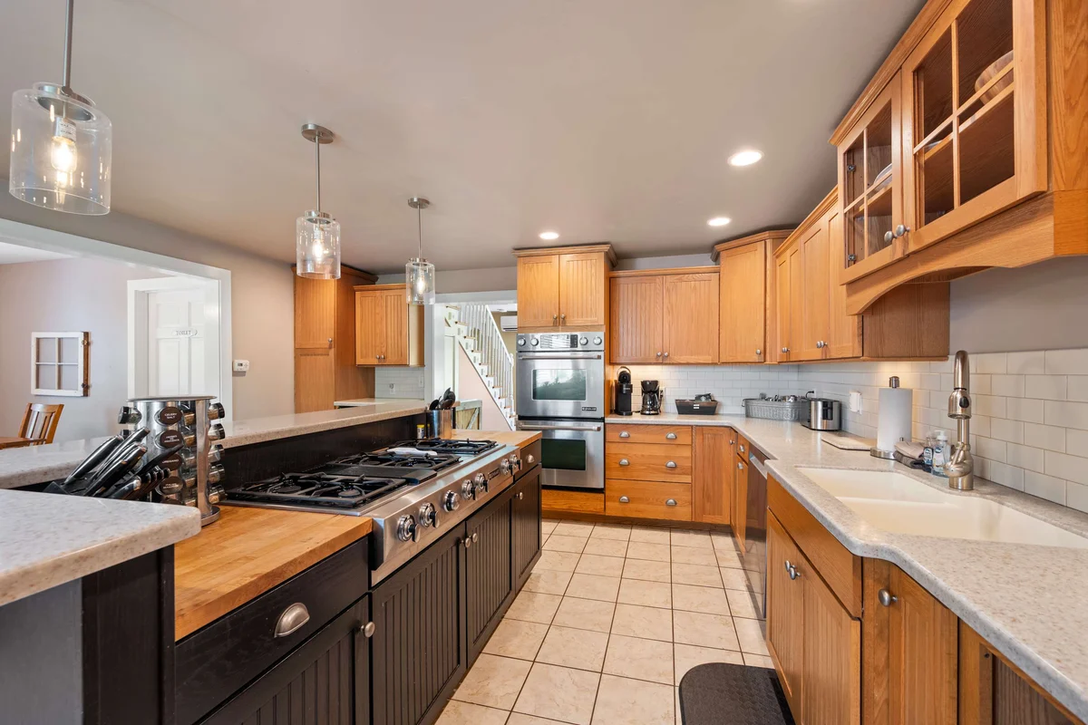 Home in New York property photo 4