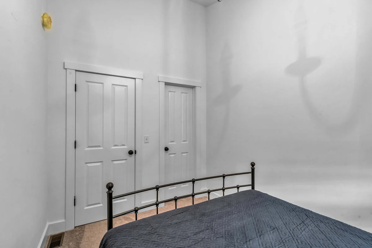 Bedroom 2 image 1