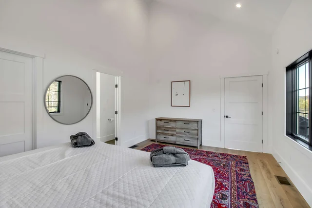 Bedroom 1 image 1