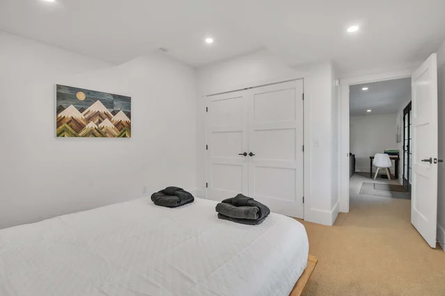 Bedroom 4 image 1