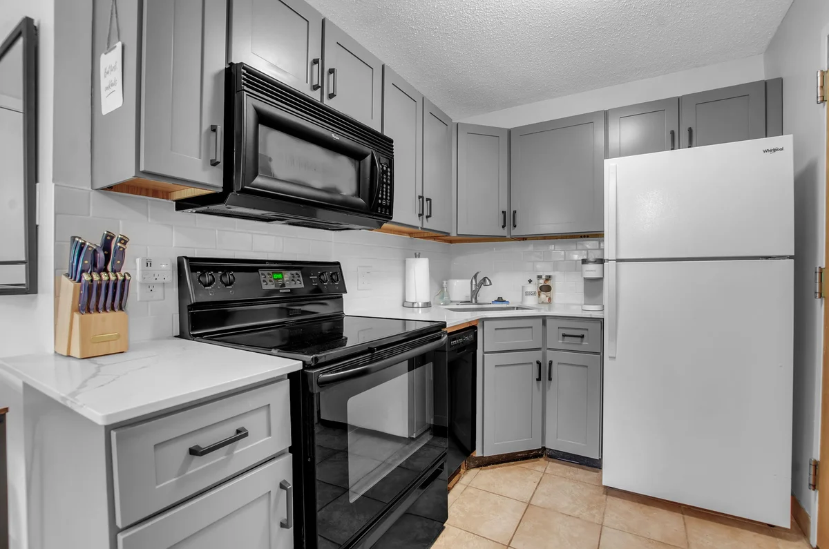Condo in New York property photo 3