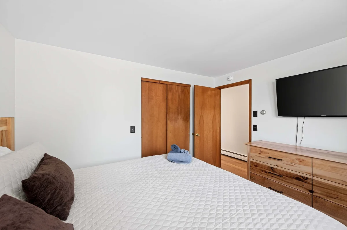 Bedroom 1 image 1
