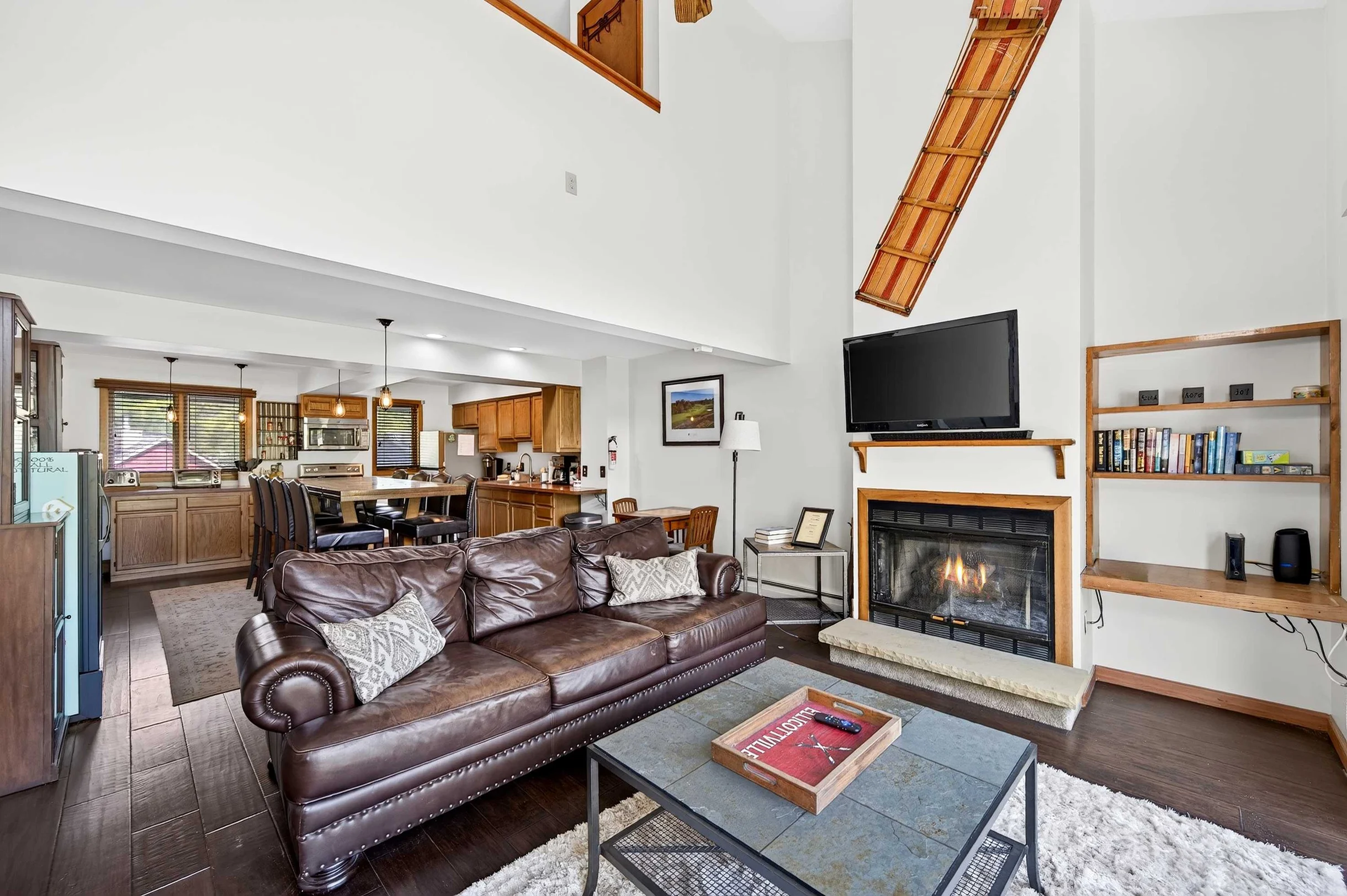 Townhome in New York property photo 4