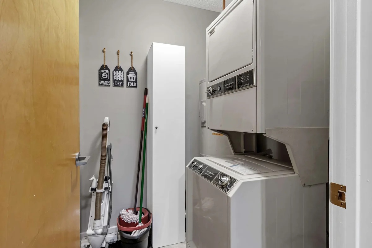 Condo in New York property photo 5