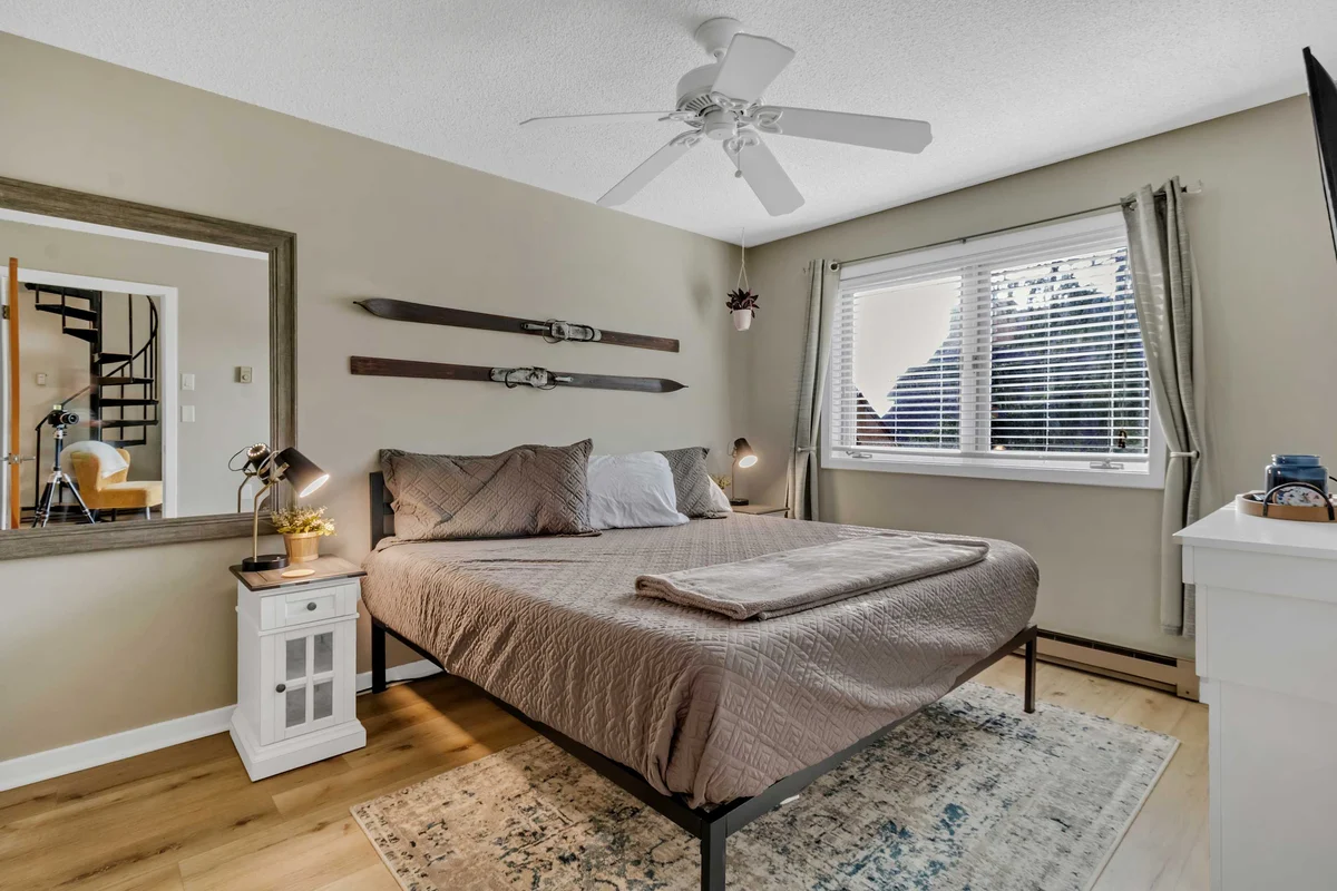 Bedroom 1 image 1