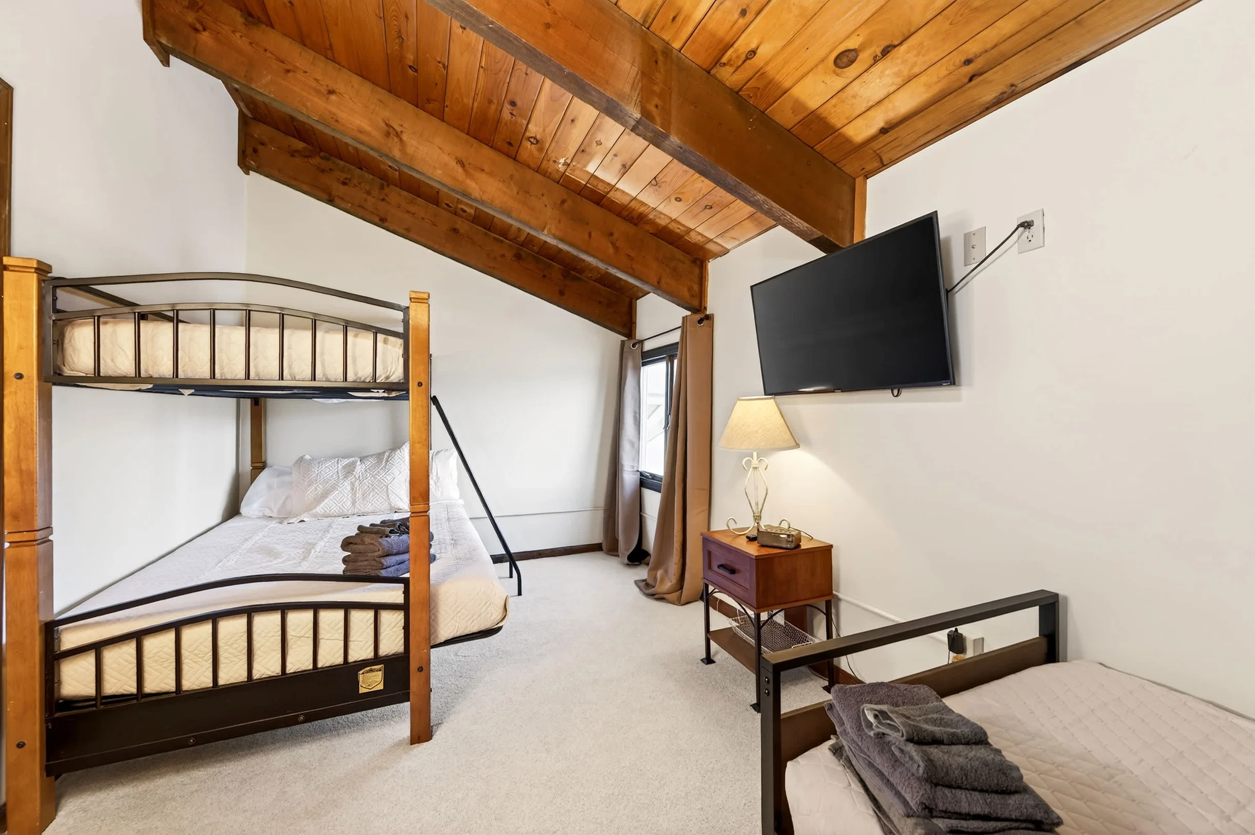 Townhome in New York property photo 4