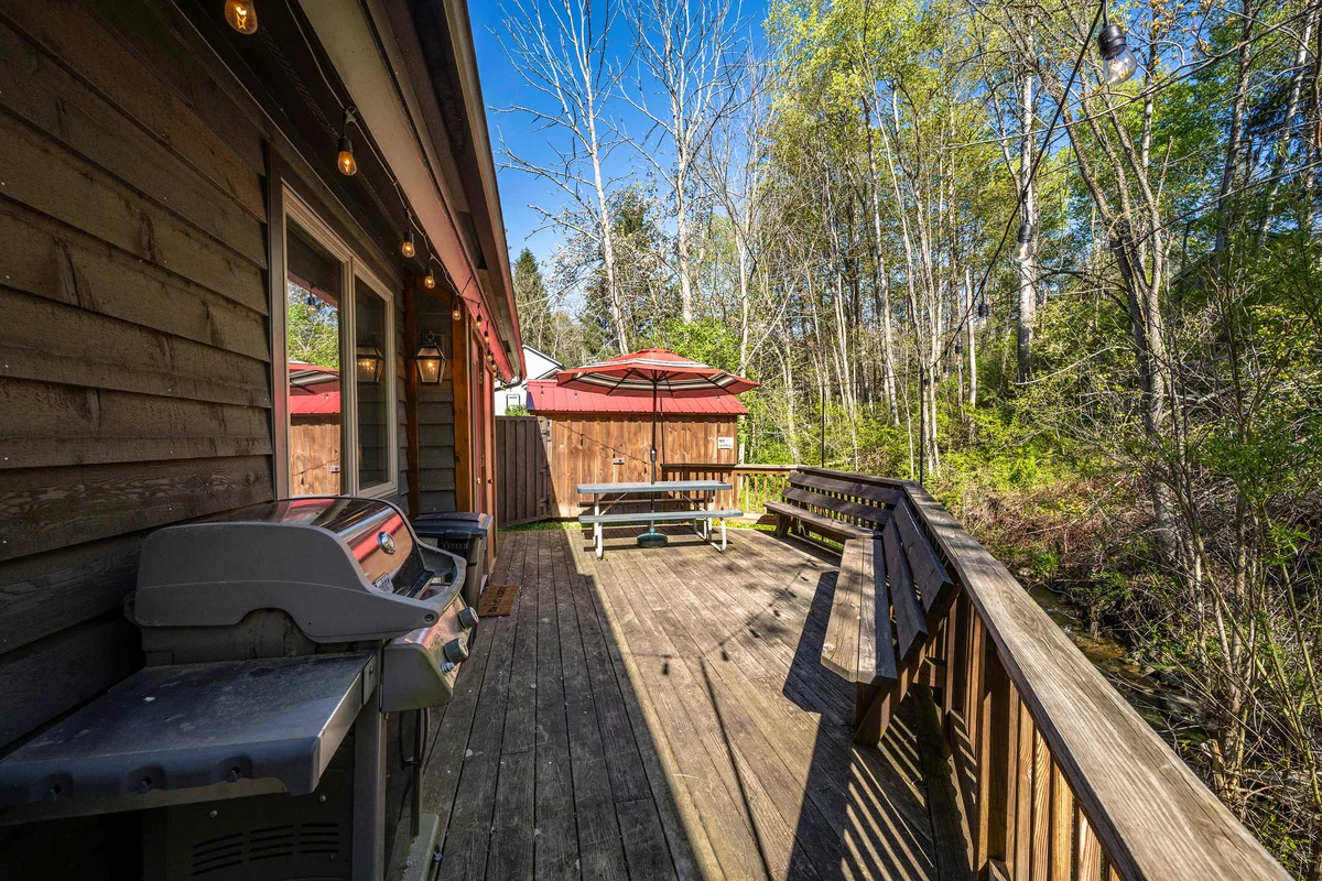 Home in New York property photo 3