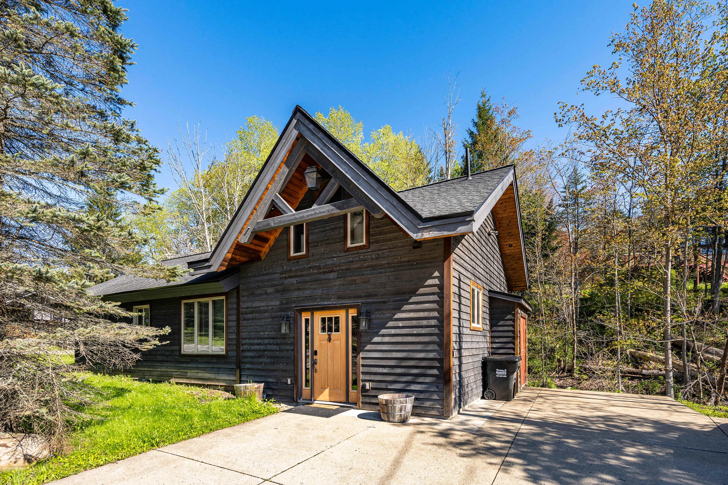 Home in New York property photo 1