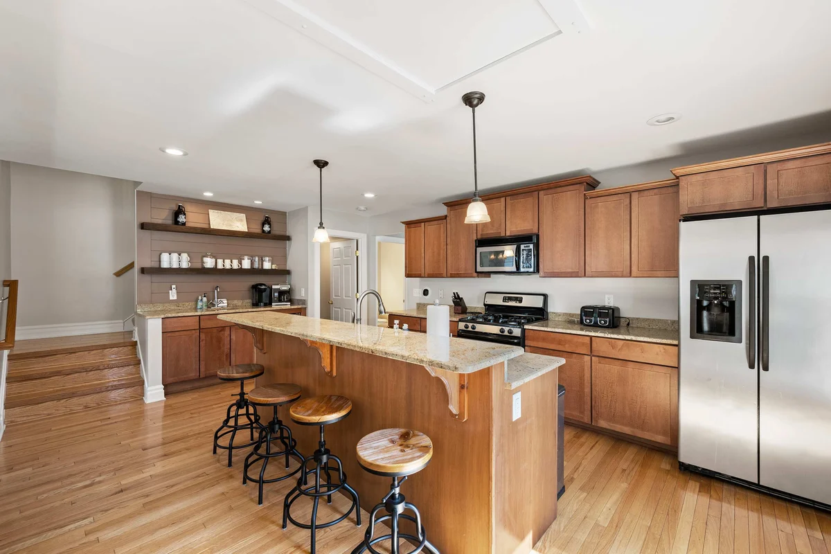 Townhome in New York property photo 2