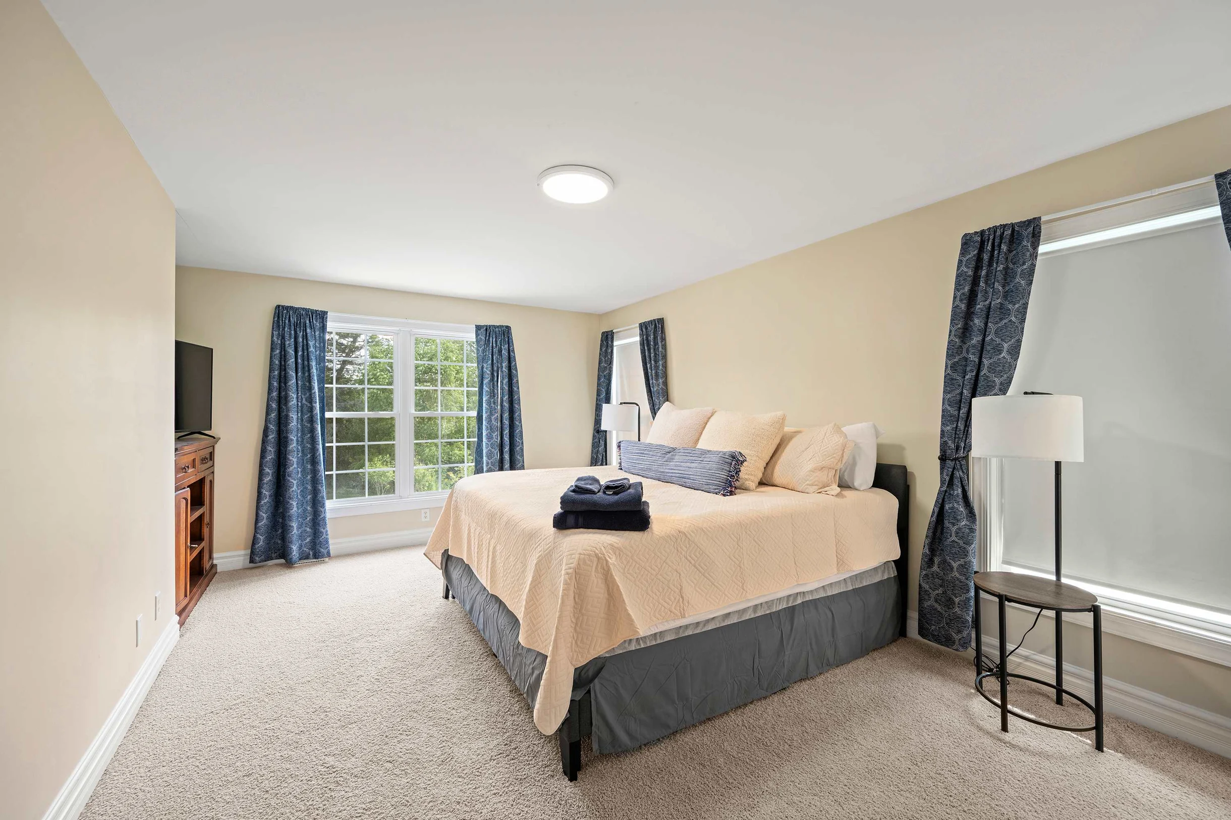 Townhome in New York property photo 4