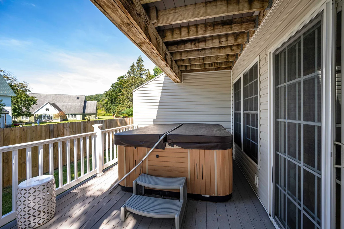 Townhome in New York property photo 3