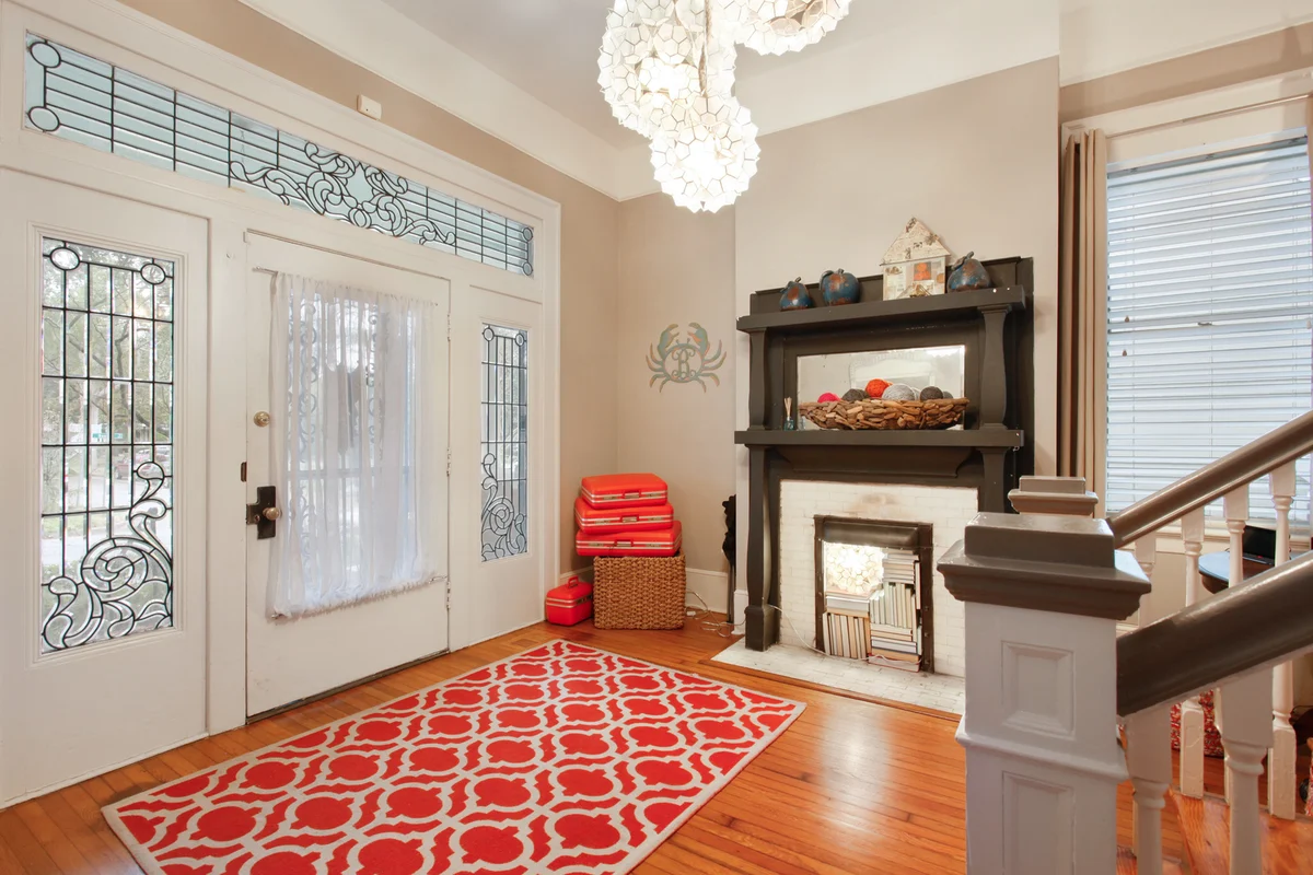Home in Savannah property photo 4