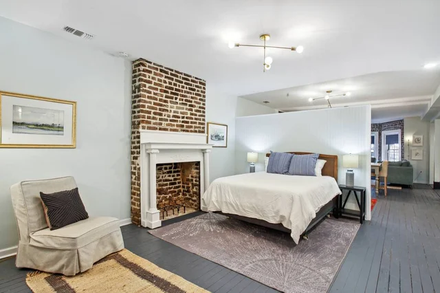Bedroom 1 image 1