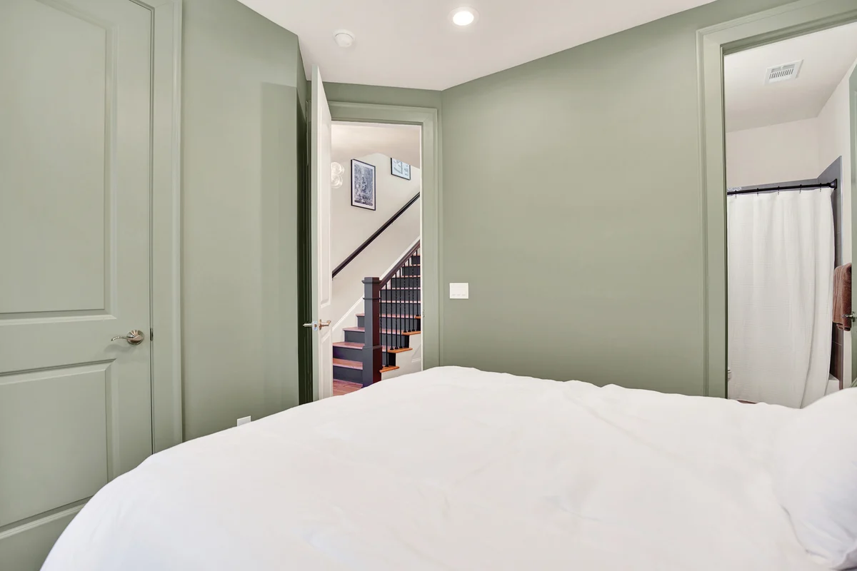 Bedroom 3 image 1