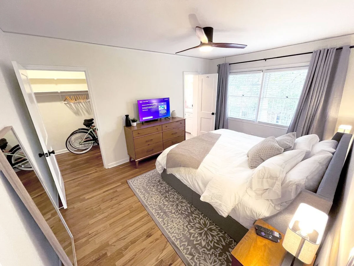 Bedroom 1 image 1