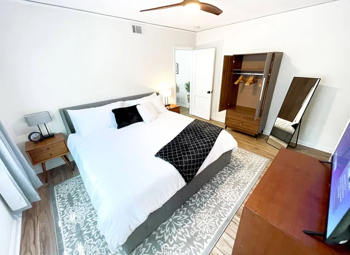 Bedroom 1 image 1