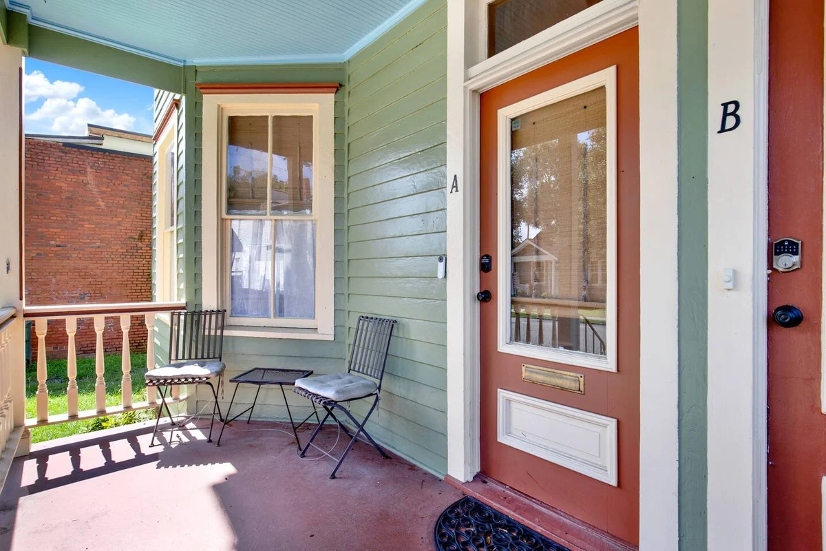 Home in Savannah property photo 5
