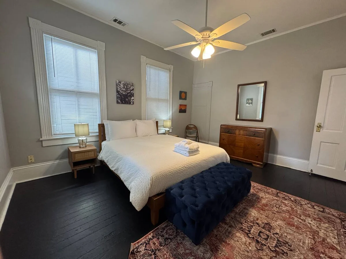 Home in Savannah property photo 2