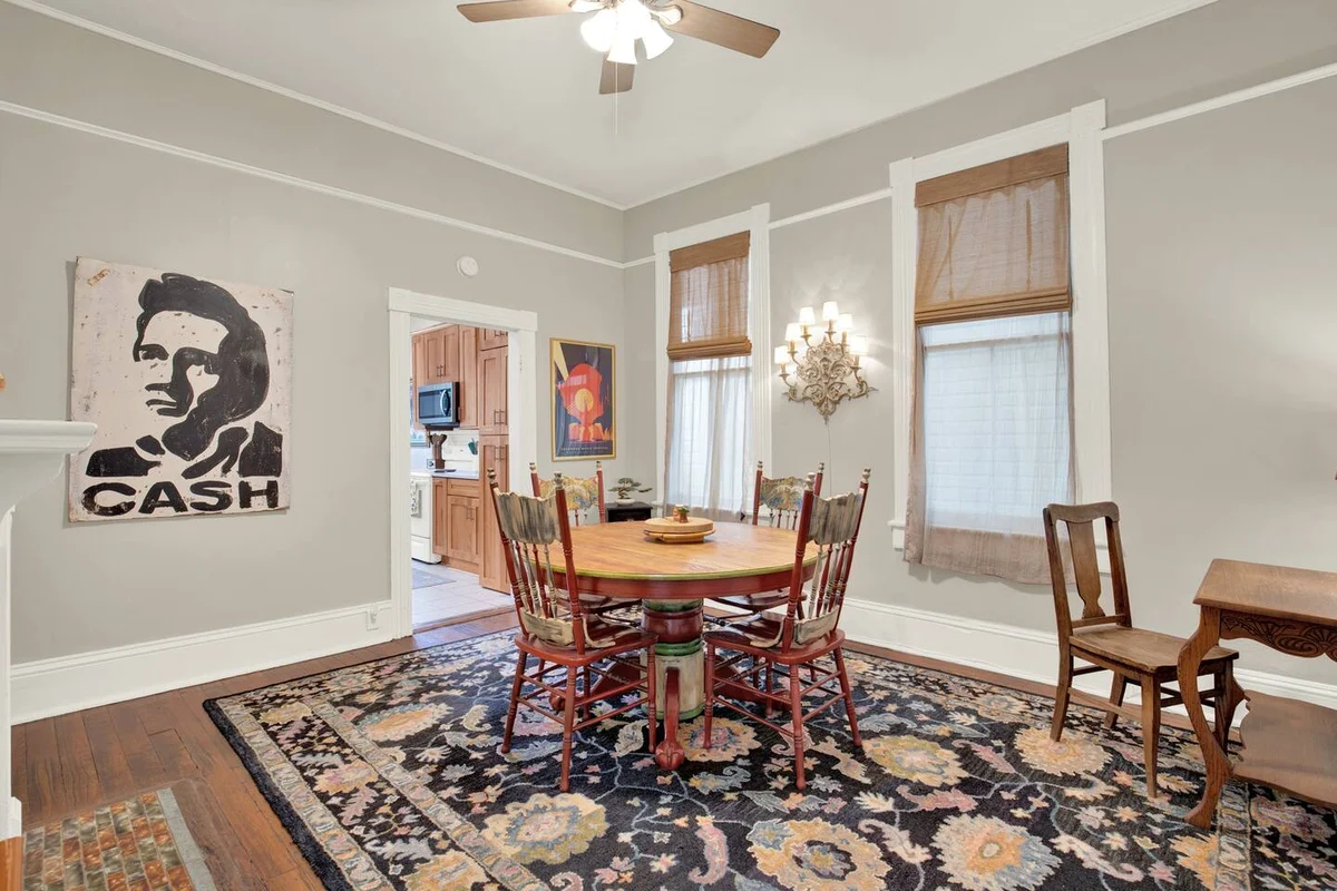 Home in Savannah property photo 3