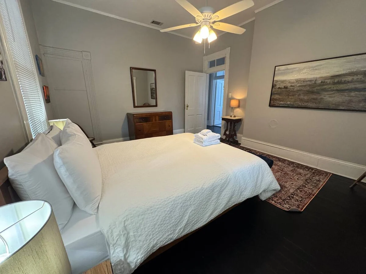 Bedroom 1 image 1