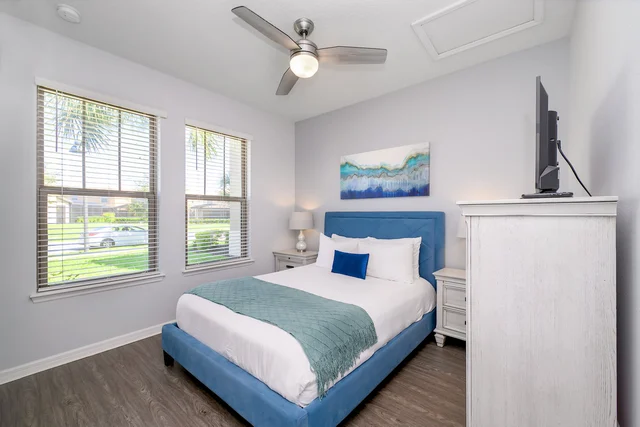 6. Twin Bedroom image 1