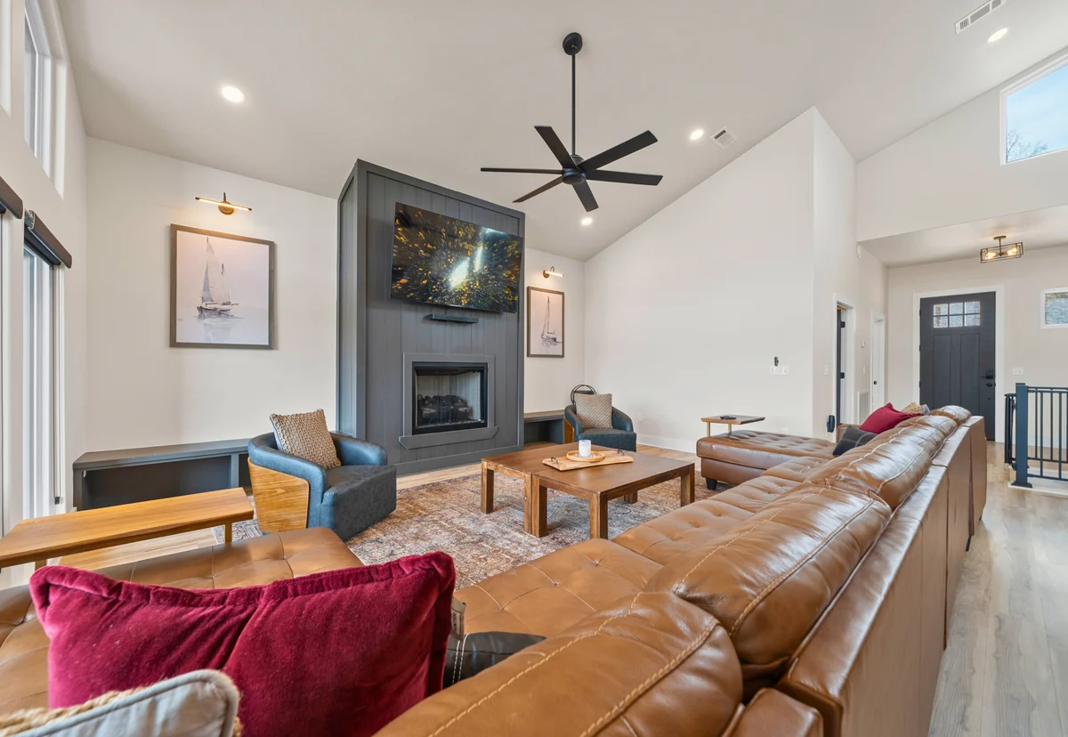 Home in Hot Springs property photo 3
