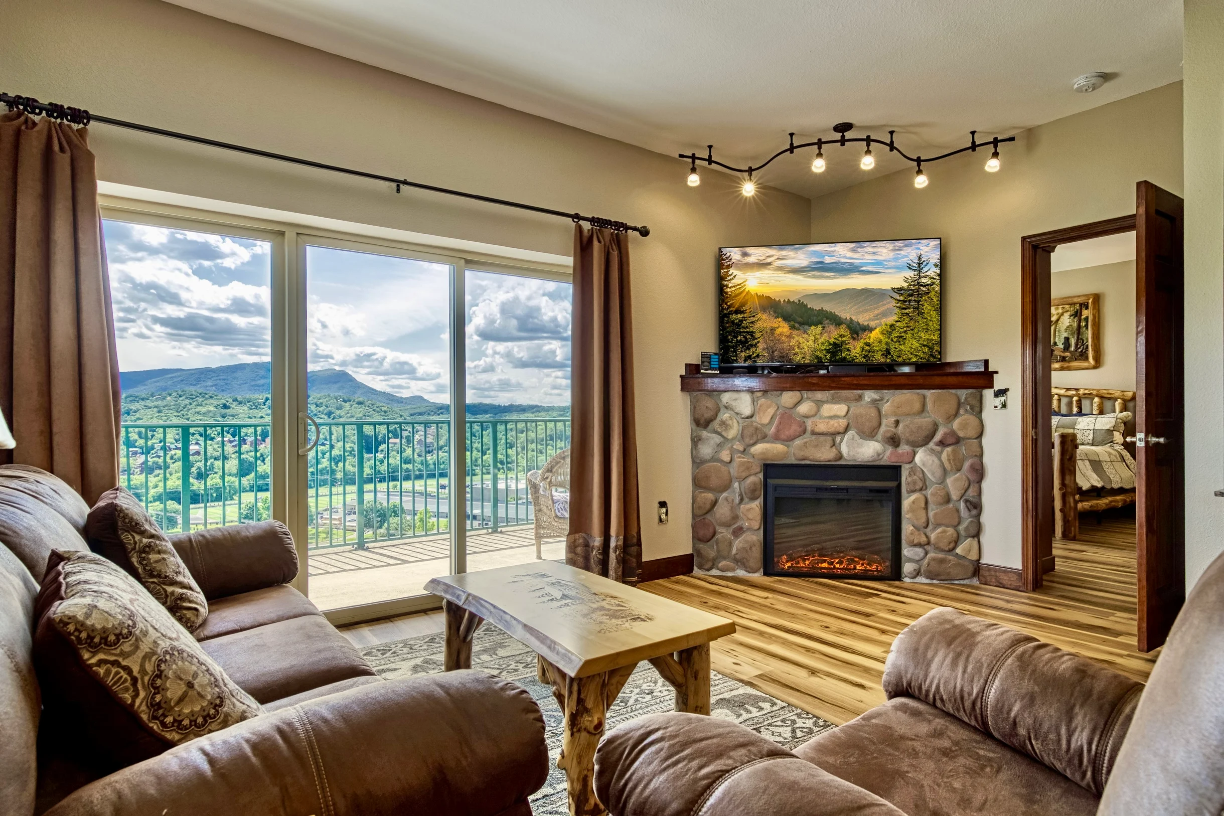 Condo in Pigeon Forge property photo 4