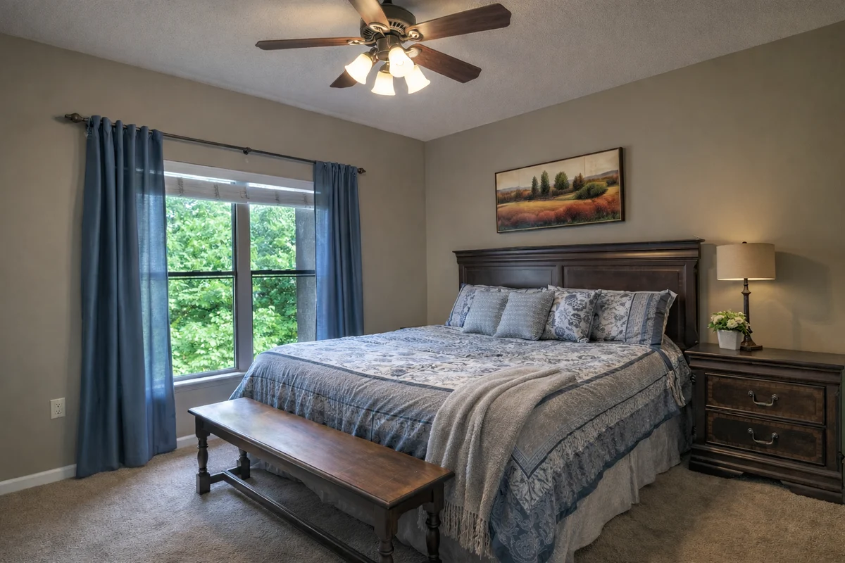 Bedroom 1 image 1