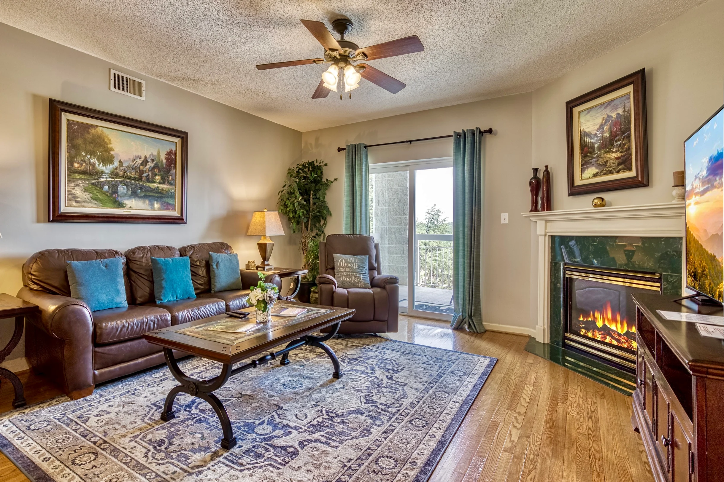 Condo in Pigeon Forge property photo 3