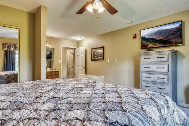Bedroom 1 image 1