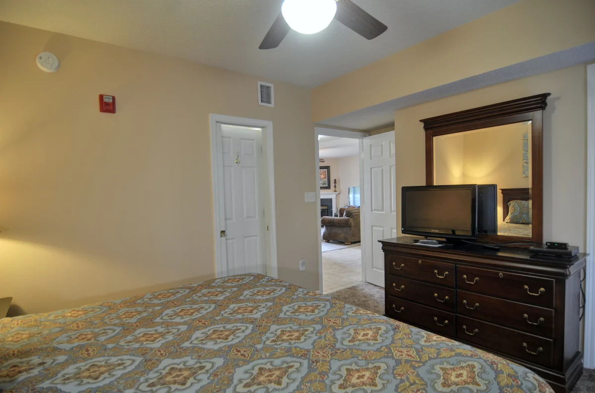 Bedroom 3 image 1