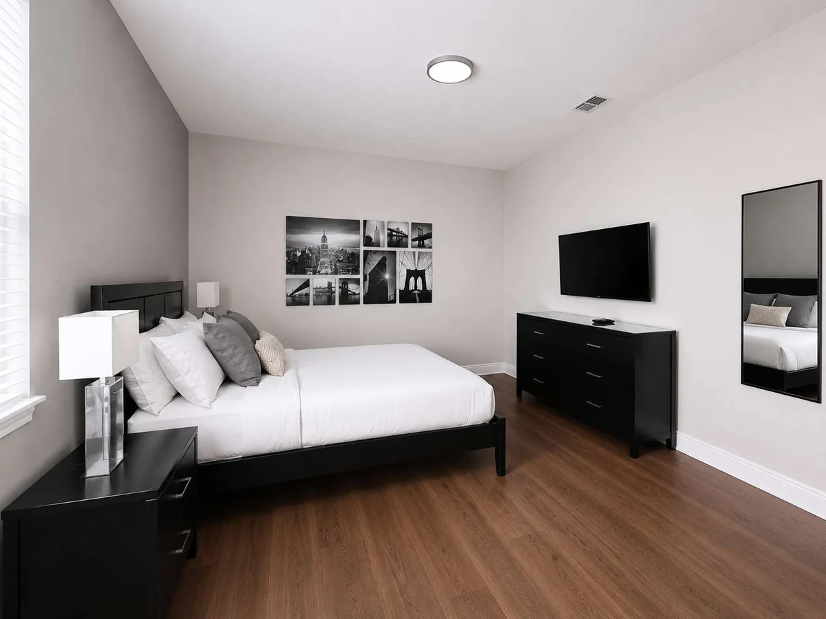 Bedroom 3 image 1