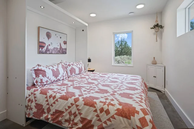 Bedroom 4 image 1