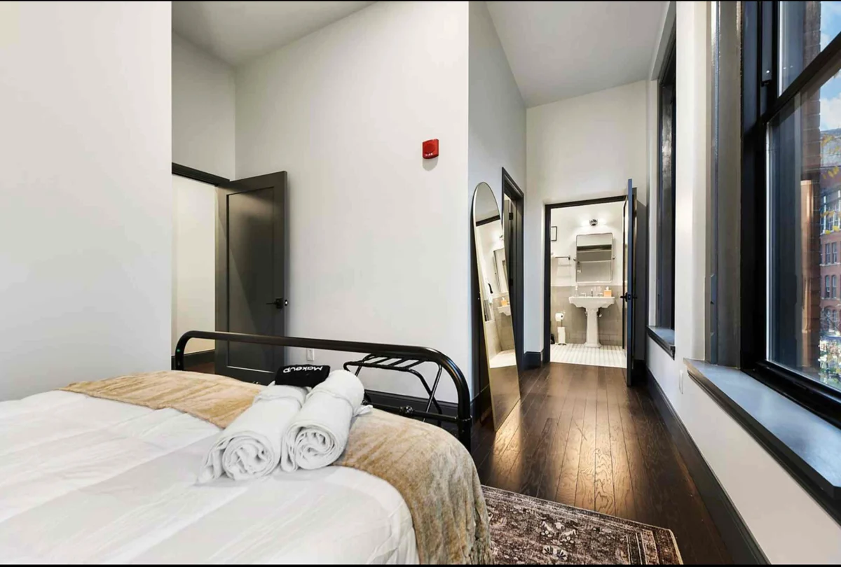 Apartment in Pittsburgh property photo 5