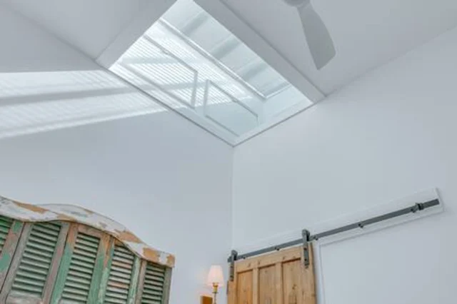 Bedroom 1 image 1