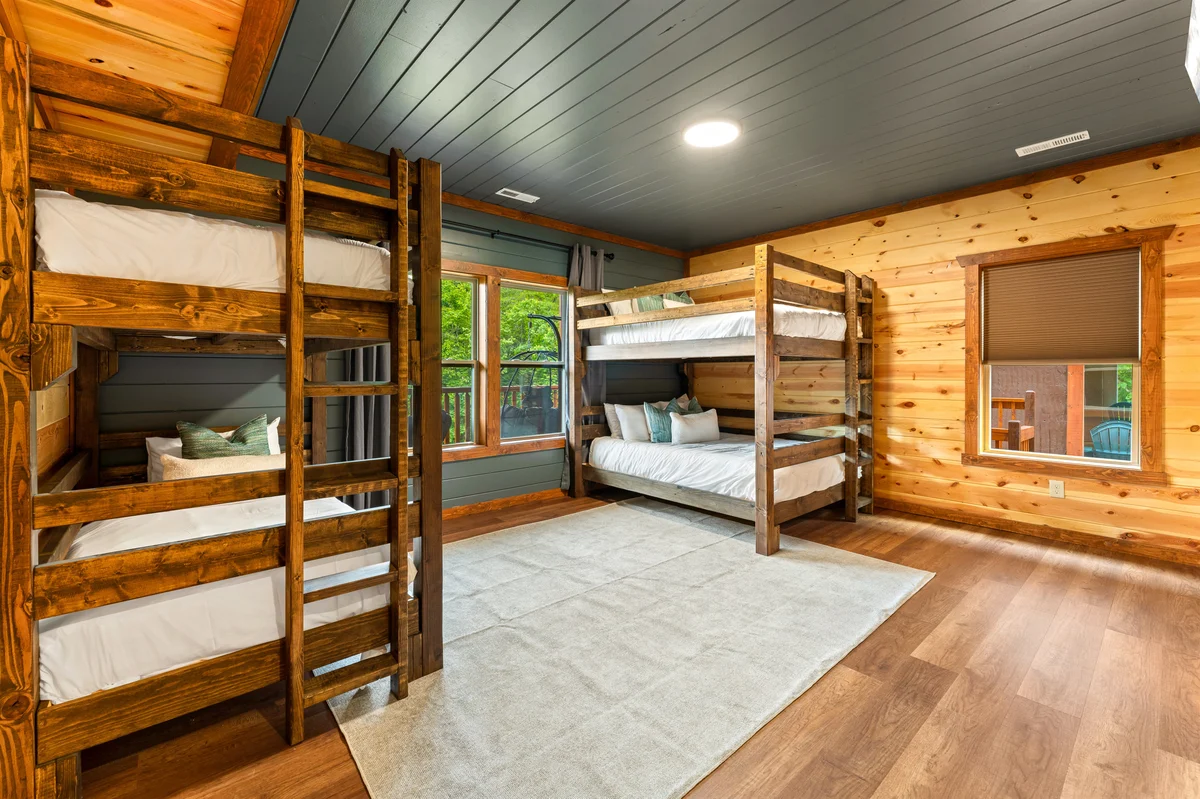 Bedroom 1 image 1