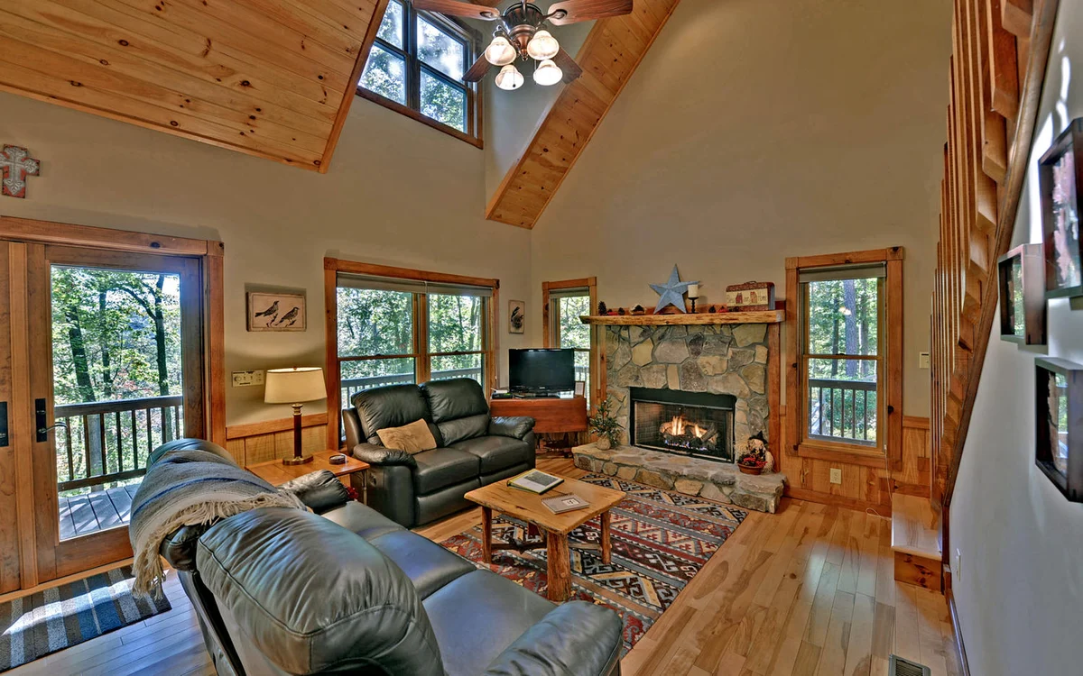 100 Acre Wood, Hot Tub, Fire Pit, Pool Table property photo 4