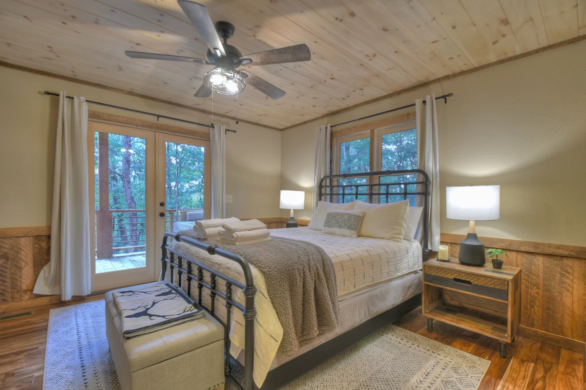 Bedroom 1 image 1