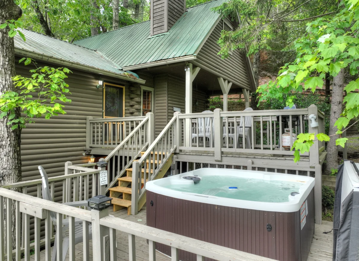 Cabin in Blue Ridge: Hot Tub, Fire Pit, Fooseball property photo 1