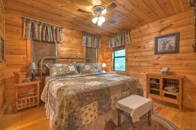 Bedroom 1 image 1