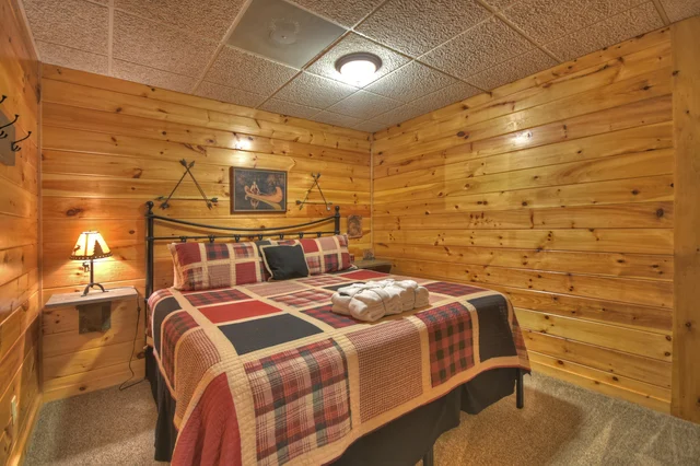Bedroom 3 image 1