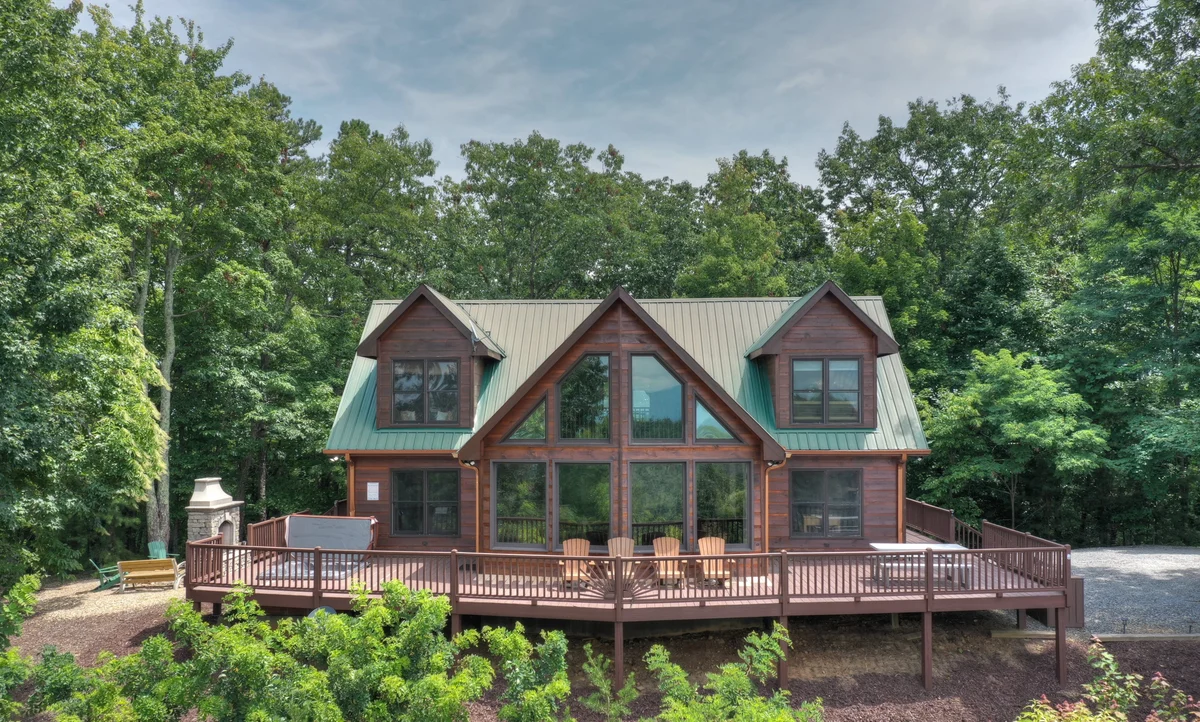 Champagne Chalet- MTN Views, Hot Tub, Secluded property photo 1