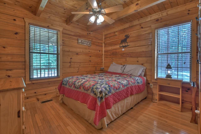 Bedroom 1 image 1