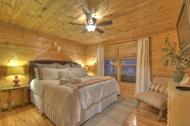 Bedroom 1 image 1