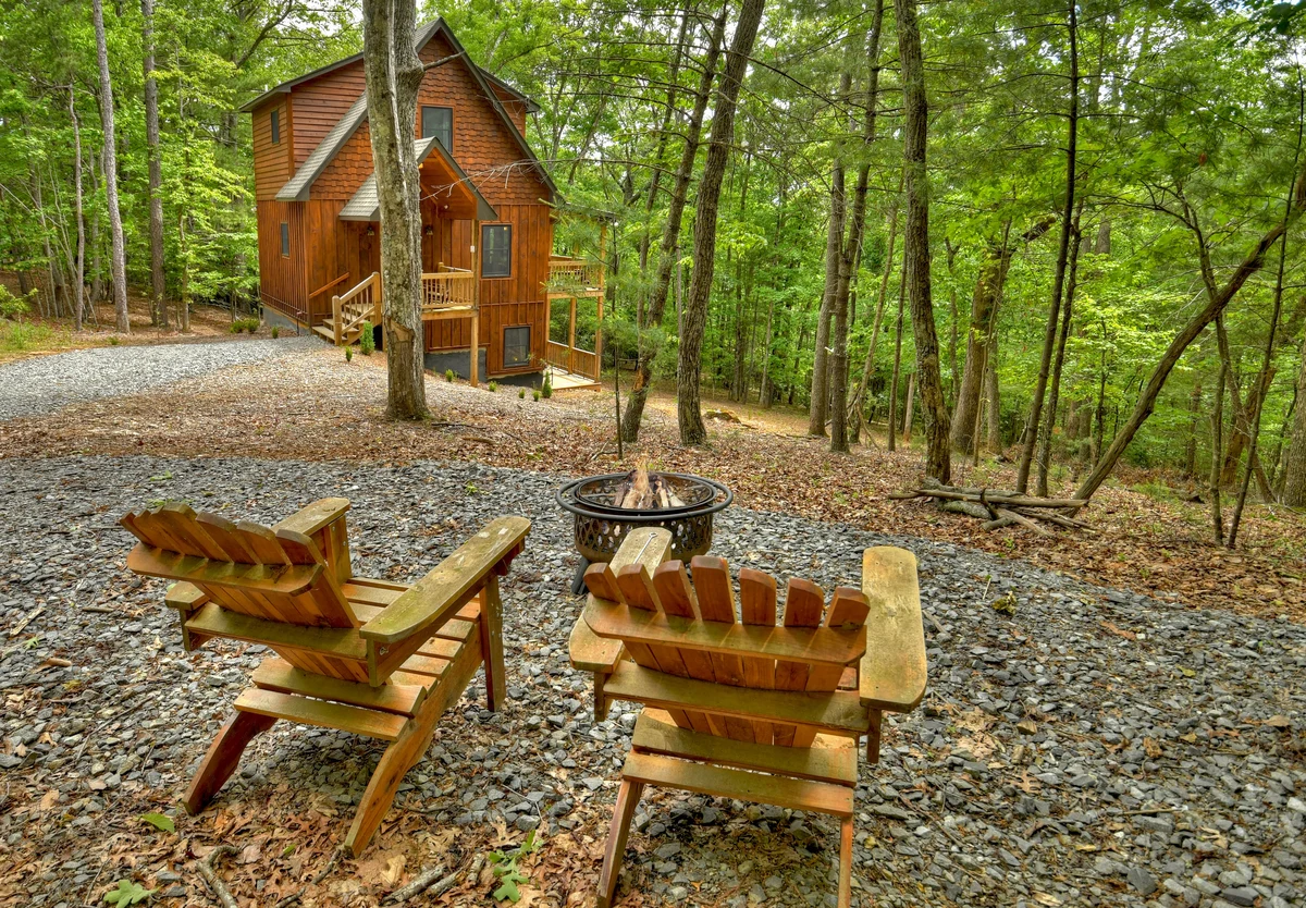 Hoot Owl Cottage-Fire Pit, Hot Tub, Charcoal Grill property photo 5
