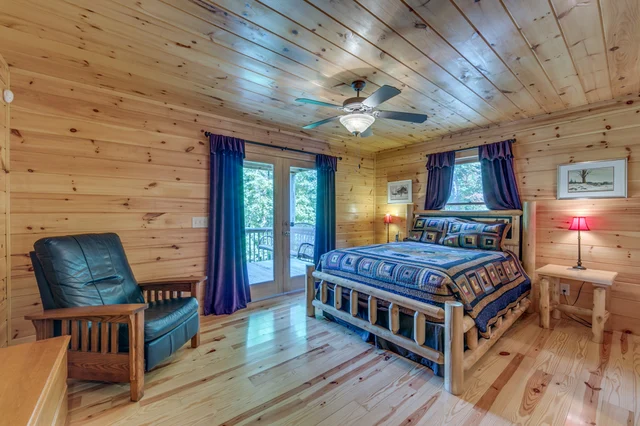 Bedroom 1 image 1