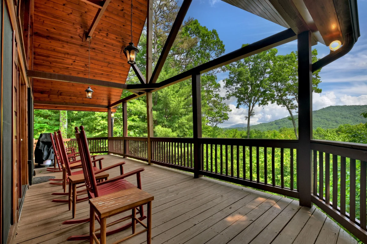 Property in Blue Ridge property photo 3