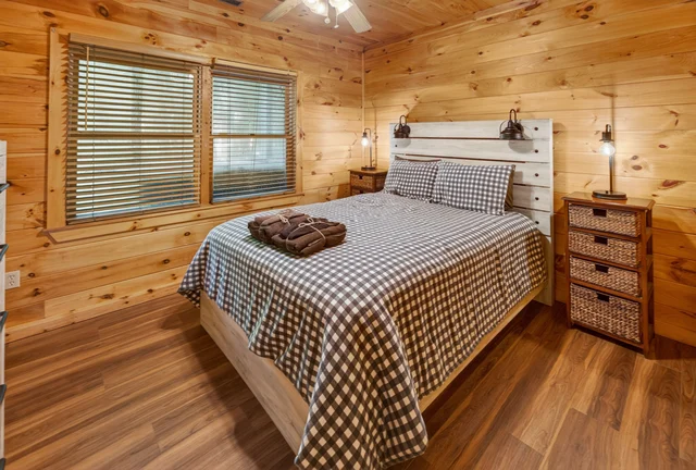 Bedroom 3 image 1