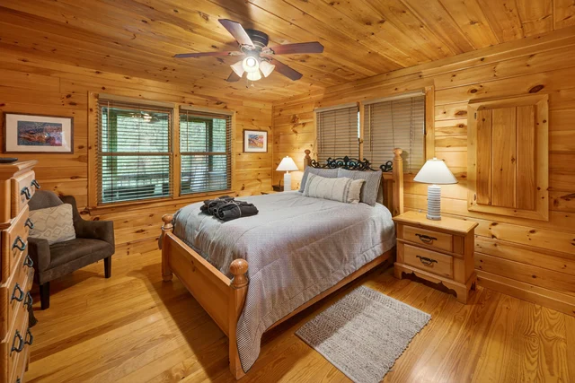 Bedroom 1 image 1