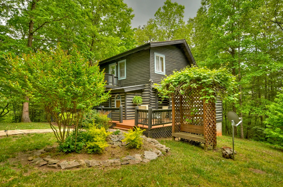 Sans Souci- Pet Friendly property photo 4
